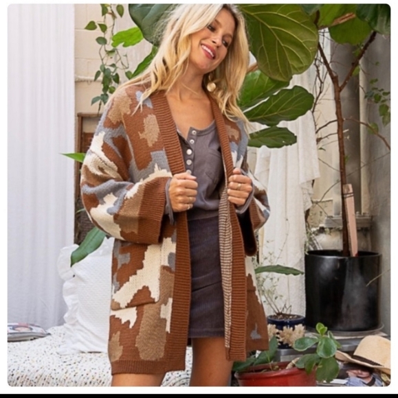 POL Camouflage Sweater. Never Been Worn - Picture 8 of 11